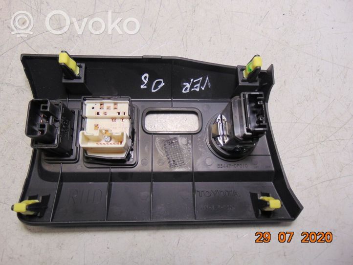 Toyota Corolla Verso AR10 Przycisk zapłonu Start / Stop 554470F010