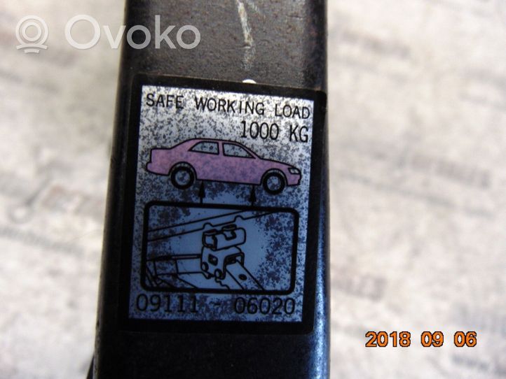 Toyota Camry Tunkki 0911106020