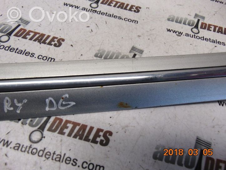 Toyota Camry Rivestimento portiera posteriore (modanatura) 7574133180