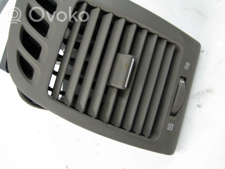 Toyota Camry Copertura griglia di ventilazione laterale cruscotto 5567033100