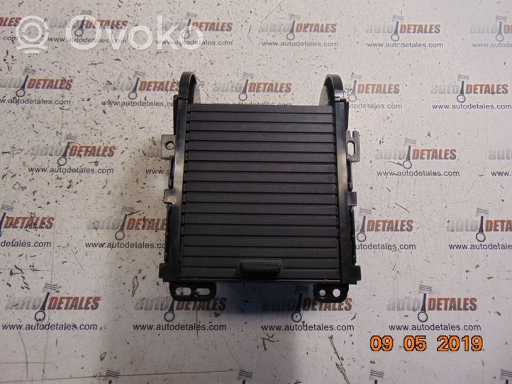 Toyota Avensis T270 Hansikaslokeron keskikonsoli 5885605010