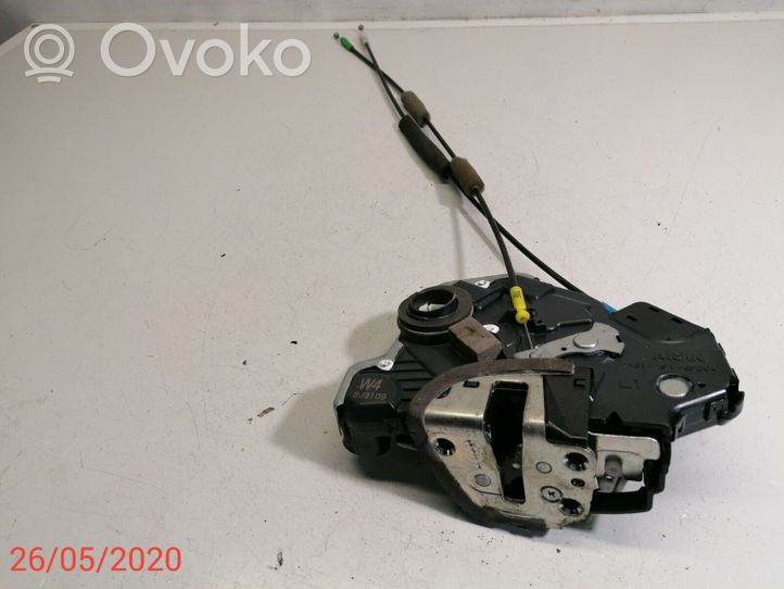 Toyota Avensis T270 Etuoven lukko A046693