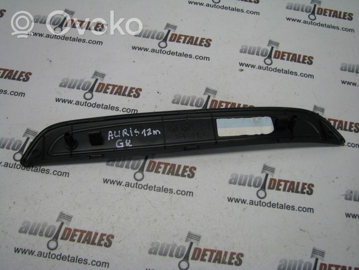 Toyota Auris E180 Takaoven kynnyksen suojalista 6791602040