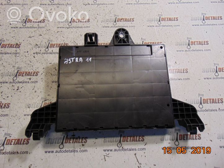 Vauxhall Astra J Set scatola dei fusibili 365927271