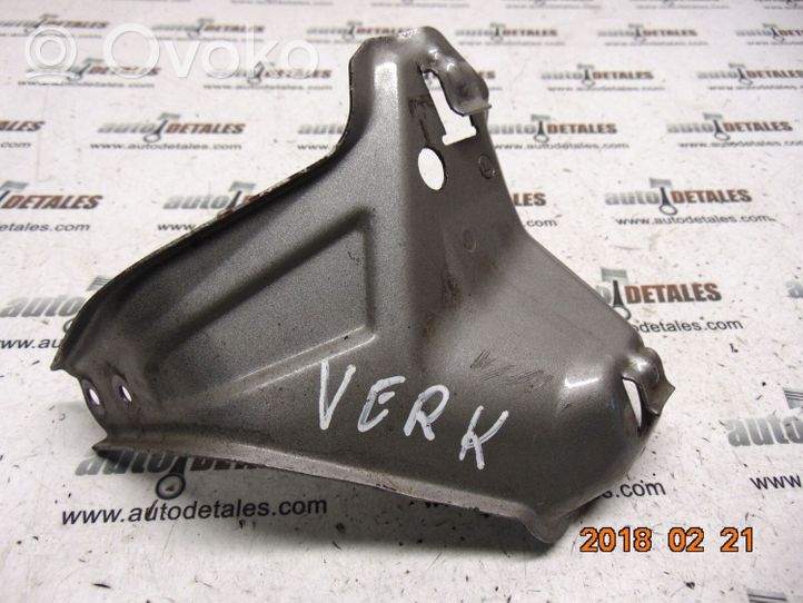 Toyota Corolla Verso E121 Support phare frontale 