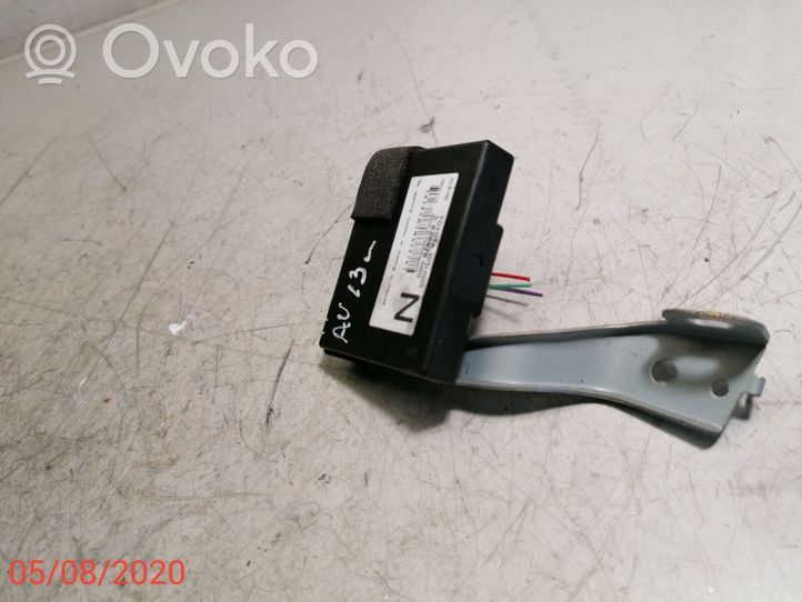 Toyota Avensis T270 Beraktės sistemos KESSY (keyless) valdymo blokas/ modulis 89784-05020