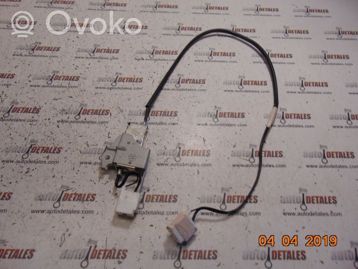 Toyota Avensis T250 Amplificatore antenna 8630005100