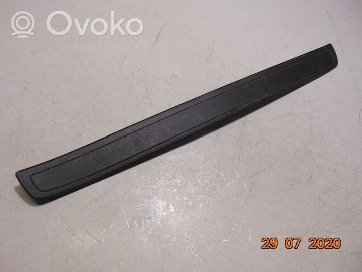 Toyota Verso Listwa progowa tylna 679150F010