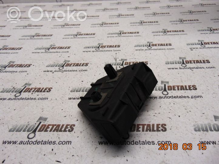 Toyota Avensis T250 Valvola sfiato del serbatoio 5256305010