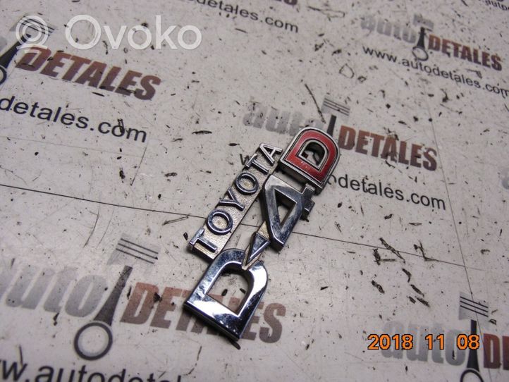 Toyota Corolla Verso E121 Ražotāja plāksnīte / modeļa burti 