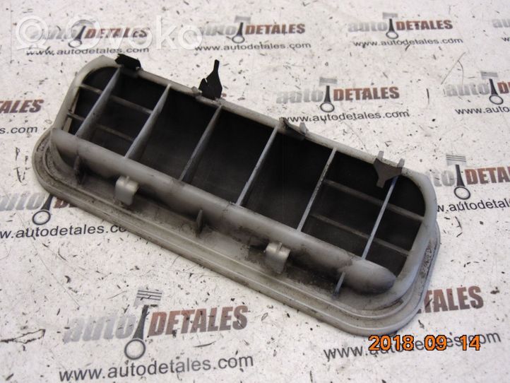 Toyota Avensis T270 Évent de pression de quart de panneau 6293105030