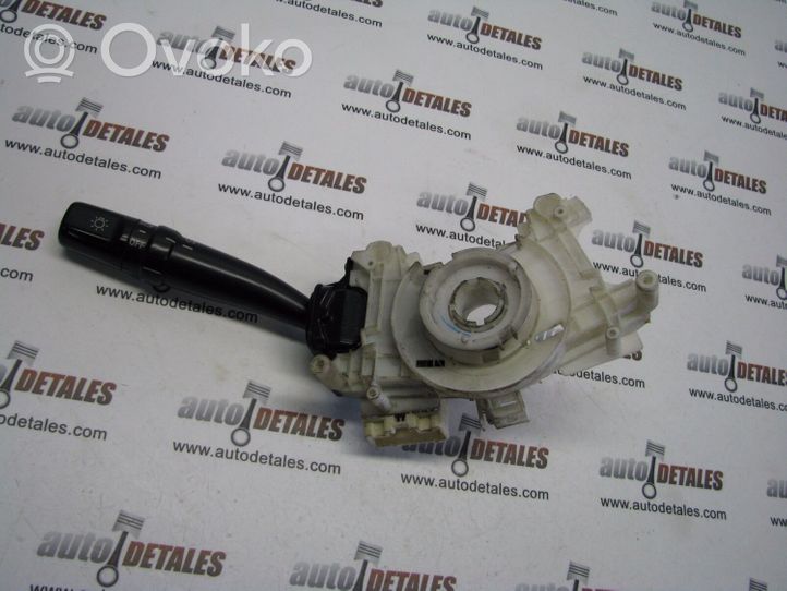 Toyota Avensis T220 Commodo de clignotant 96229005