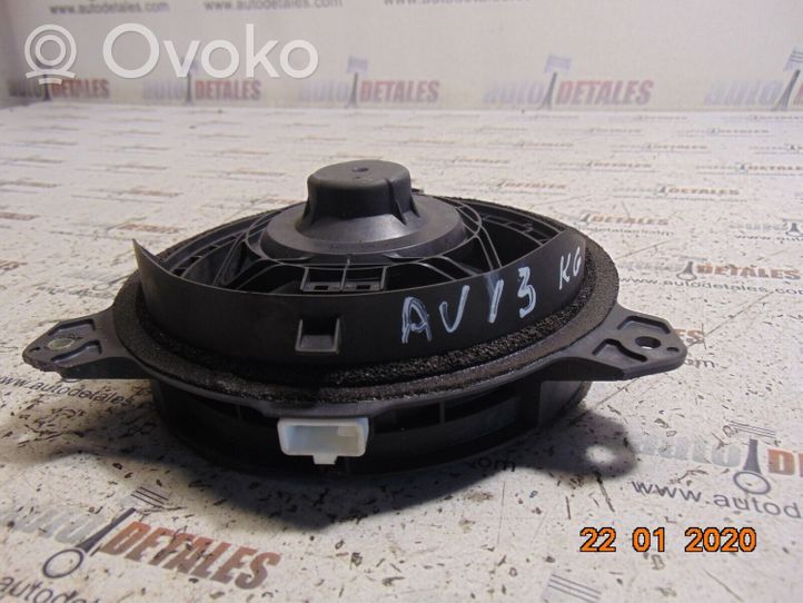 Toyota Avensis T270 Garsiakalbis (-iai) galinėse duryse 861600D370