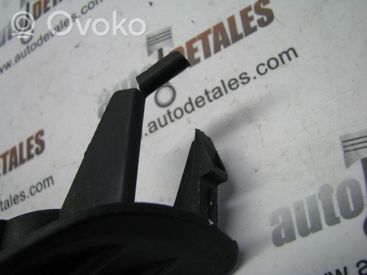 Toyota Avensis T220 Etupuskurin alempi jäähdytinsäleikkö 5311205040