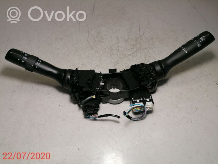 Toyota Verso-S Leva/interruttore dell’indicatore di direzione e tergicristallo 173832