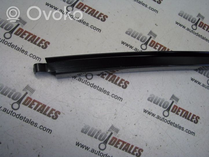 Mercedes-Benz ML W164 Rail de pare-brise de porte arrière A1647300619