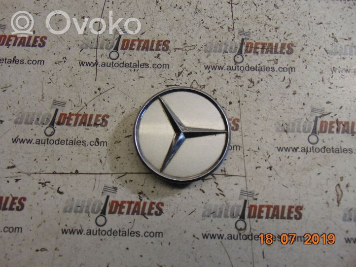 Mercedes-Benz S W220 Gamyklinis rato centrinės skylės dangtelis (-iai) A2204000125