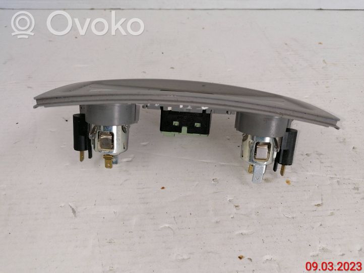 BMW 5 E60 E61 Cornice accendisigari posteriore 7034100