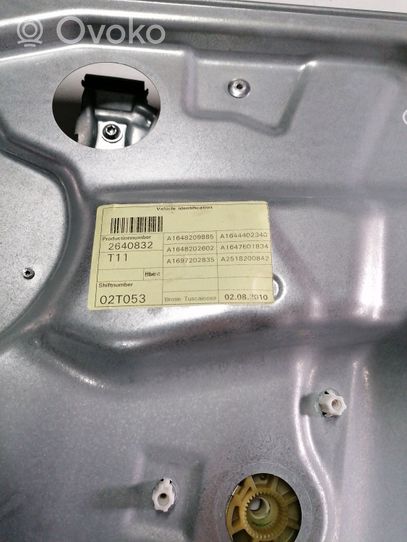 Mercedes-Benz GL X164 Mechanizm podnoszenia szyby przedniej bez silnika A1697202835