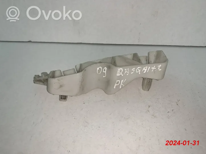 Nissan Qashqai+2 Etupuskurin kannake 62223JD000