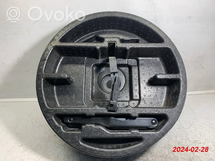 Chrysler Pacifica Vararenkaan osion verhoilu 68268705AC