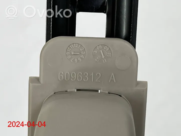 Nissan Juke I F15 Rail de réglage hauteur de ceinture de sécurité 6096312