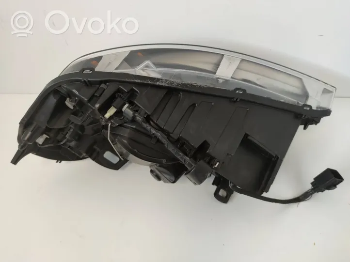 Volvo XC60 Priekinis žibintas 89902801