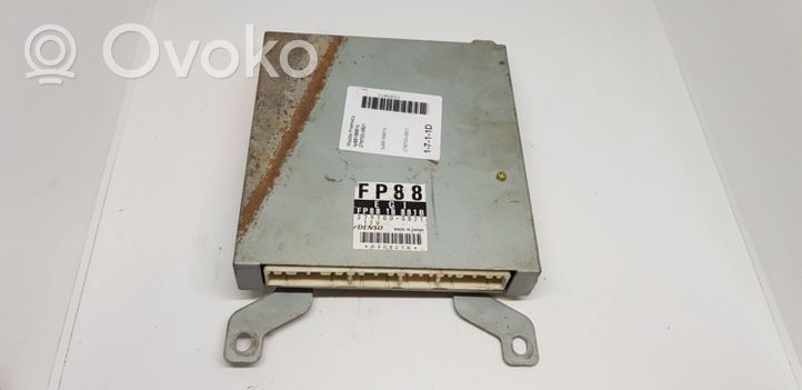 Mazda Premacy Sterownik / Moduł ECU FP8818881B