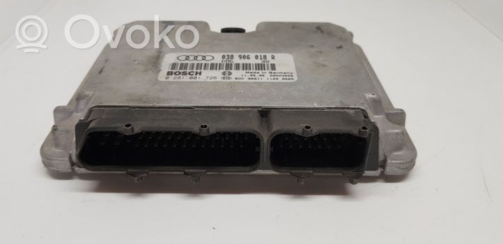 Audi A4 S4 B5 8D Variklio valdymo blokas 038906018R