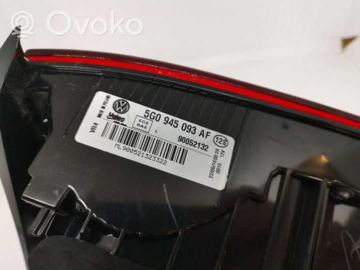 Volkswagen Golf VII Lampy tylnej klapy bagażnika 5G0945093AF