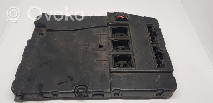 Renault Megane II Module de fusibles 8200724392