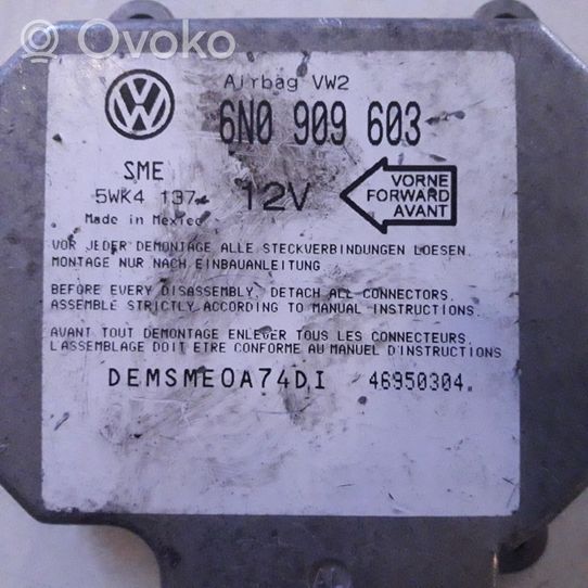 Volkswagen PASSAT B4 Sterownik / Moduł Airbag 6N0909603