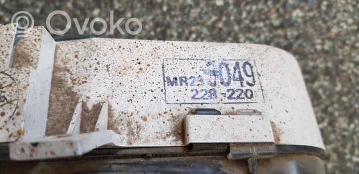 Mitsubishi Lancer Compteur de vitesse tableau de bord MR233049