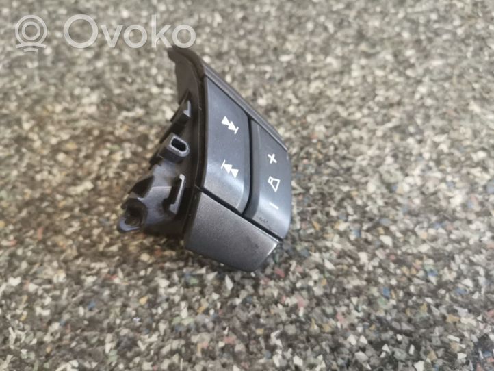 Volvo S60 Pulsanti/interruttori sul volante 9485685