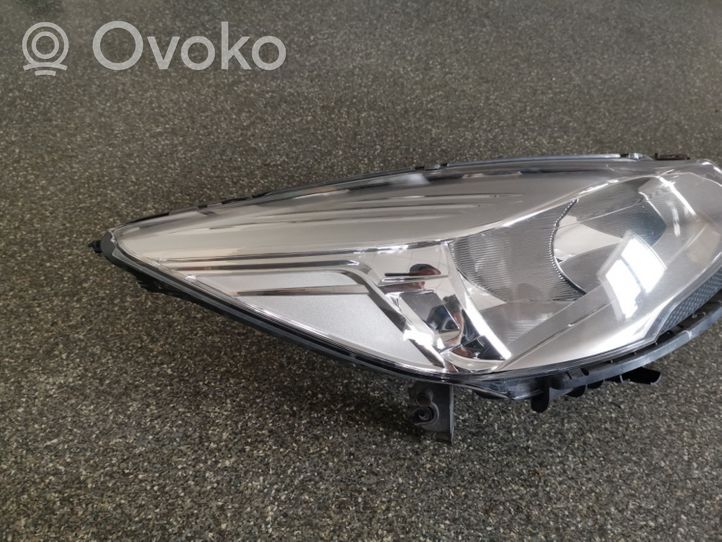 Ford Kuga II Lampa przednia CV4413W029AE