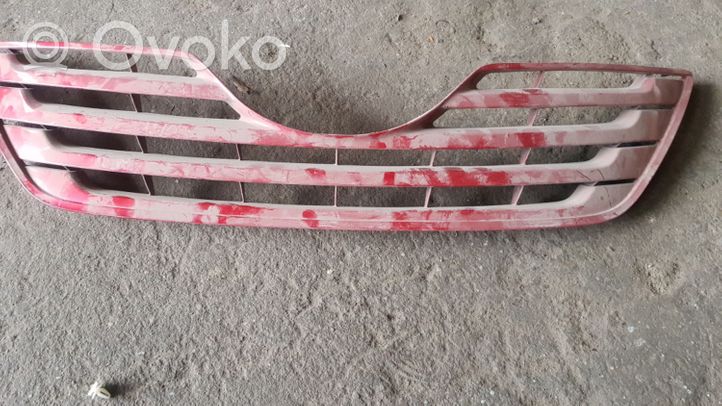 Toyota Camry Front bumper upper radiator grill 5311106090