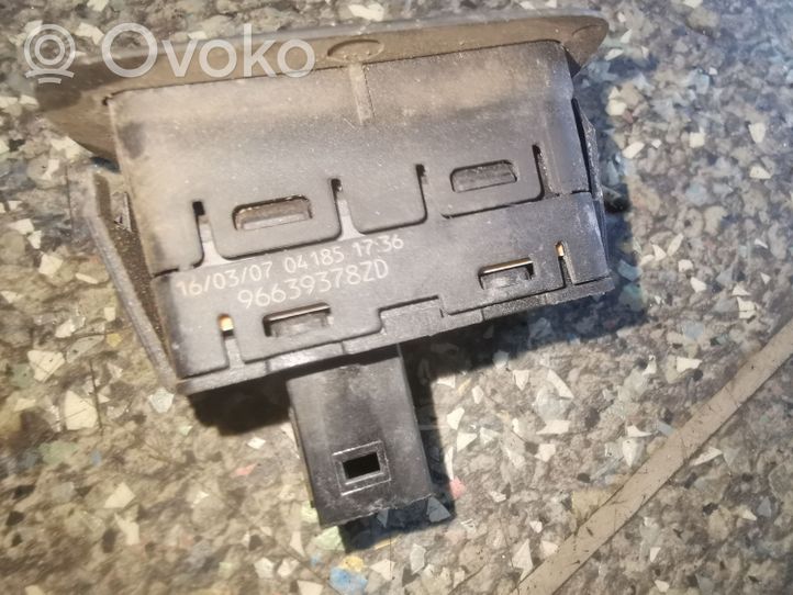 Citroen C4 I Picasso Electric window control switch 96639378