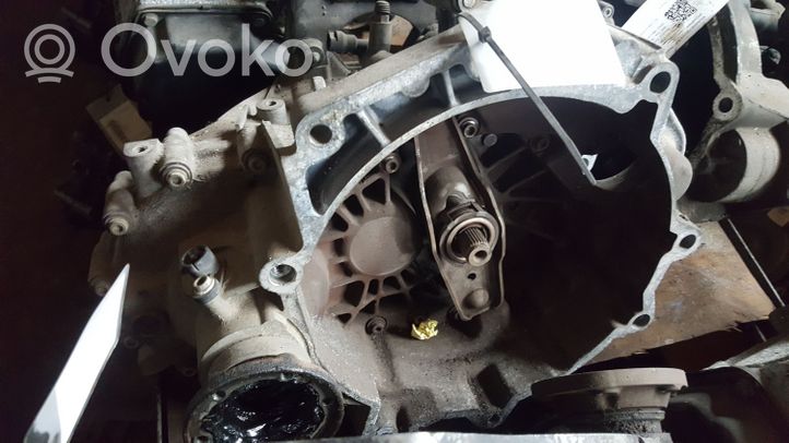Volkswagen Fox Механическая коробка передач, 5 передач HUY
