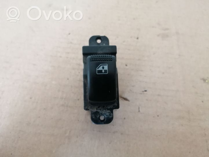 Hyundai Elantra Electric window control switch 935762D000