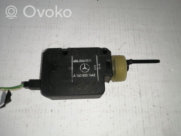 Mercedes-Benz ML W163 Serratura del tappo del serbatoio del carburante A1638201642