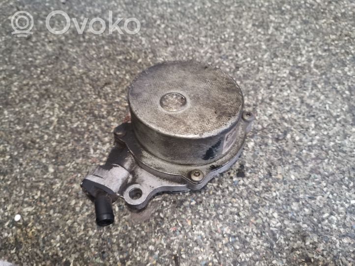 Opel Omega B2 Vacuum pump 72832710