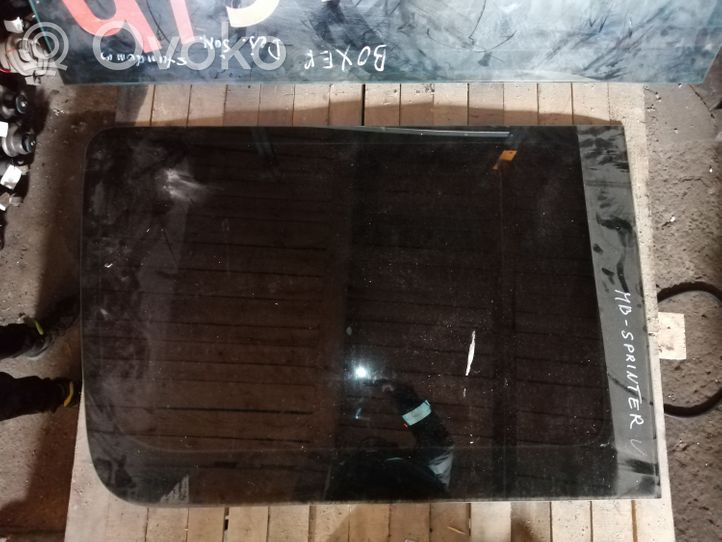 Mercedes-Benz Sprinter W901 W902 W903 W904 Rear side window/glass 