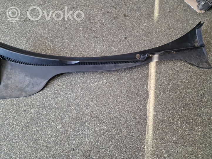 Volkswagen Golf VI Wiper trim 