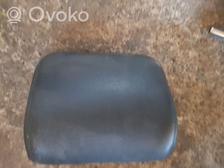 Volkswagen PASSAT B6 Rear seat headrest 