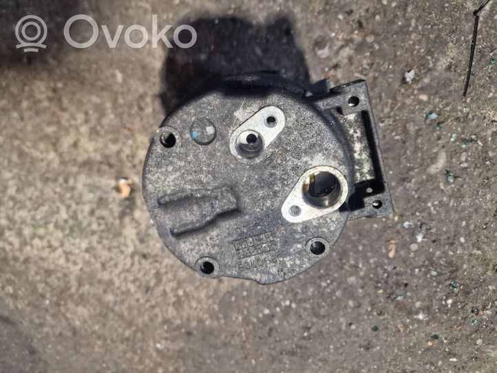 Opel Vivaro Air conditioning (A/C) compressor (pump) 8200795534