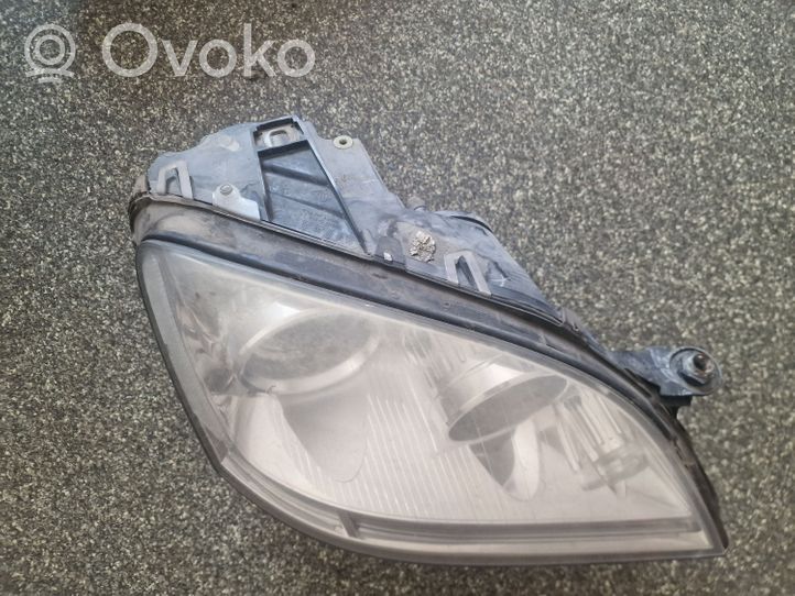 Mercedes-Benz ML W164 Lampa przednia 