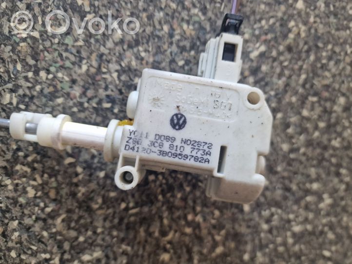 Volkswagen PASSAT CC Motorino del tappo del serbatoio del carburante 3C8810773A