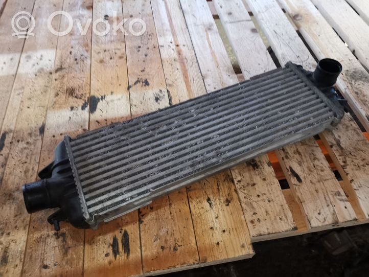 Nissan Primastar Chłodnica powietrza doładowującego / Intercooler 