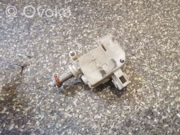 Audi A8 S8 D3 4E Moteur de verrouillage trappe à essence 4E0862150