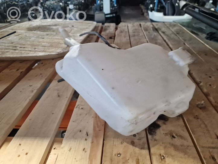 Opel Vivaro Windshield washer fluid reservoir/tank 